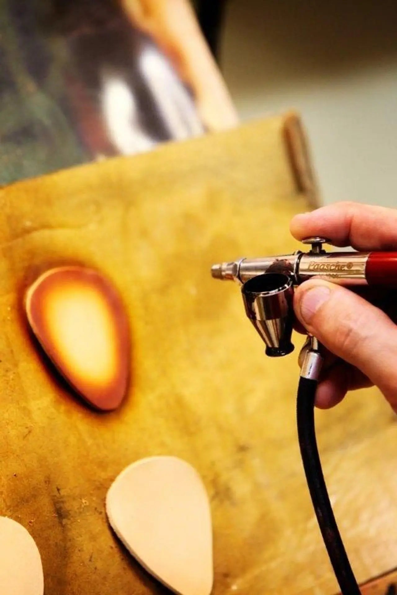 Createx-Colors-Textile-Fabric-and-Leather-Application-Guide Urbanlystore