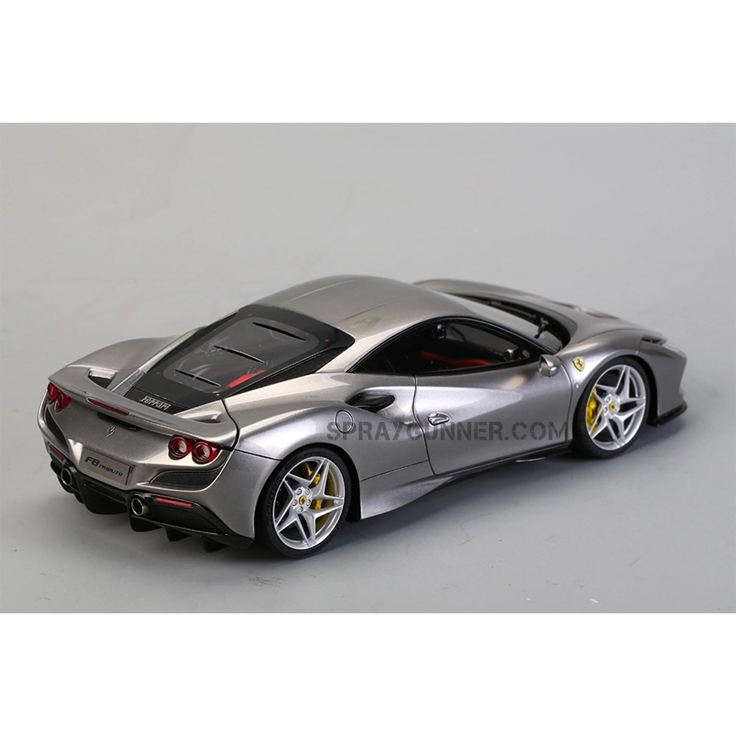An extremely detailed copy of the high-end sports automobile is included in the ALPHA MODEL 1/24 scale model car kit, Ferrari F8 Tributo. Ideal for collectors and model lovers.