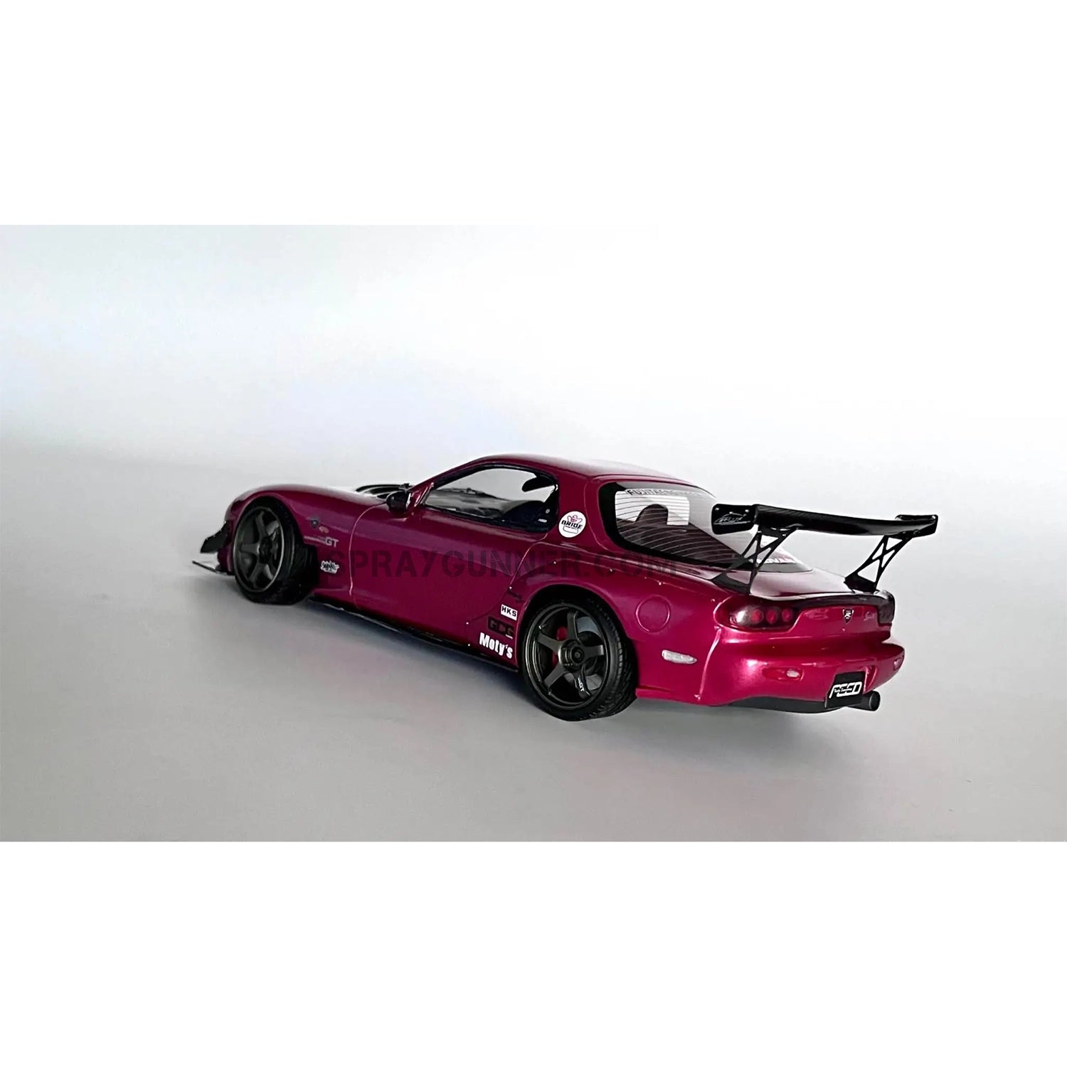 Model fans can enjoy a highly accurate copy of the classic sports automobile with the ALPHA MODEL 1/24 scale model kit of Mazda RX7 FD3S (FEED)魔王.