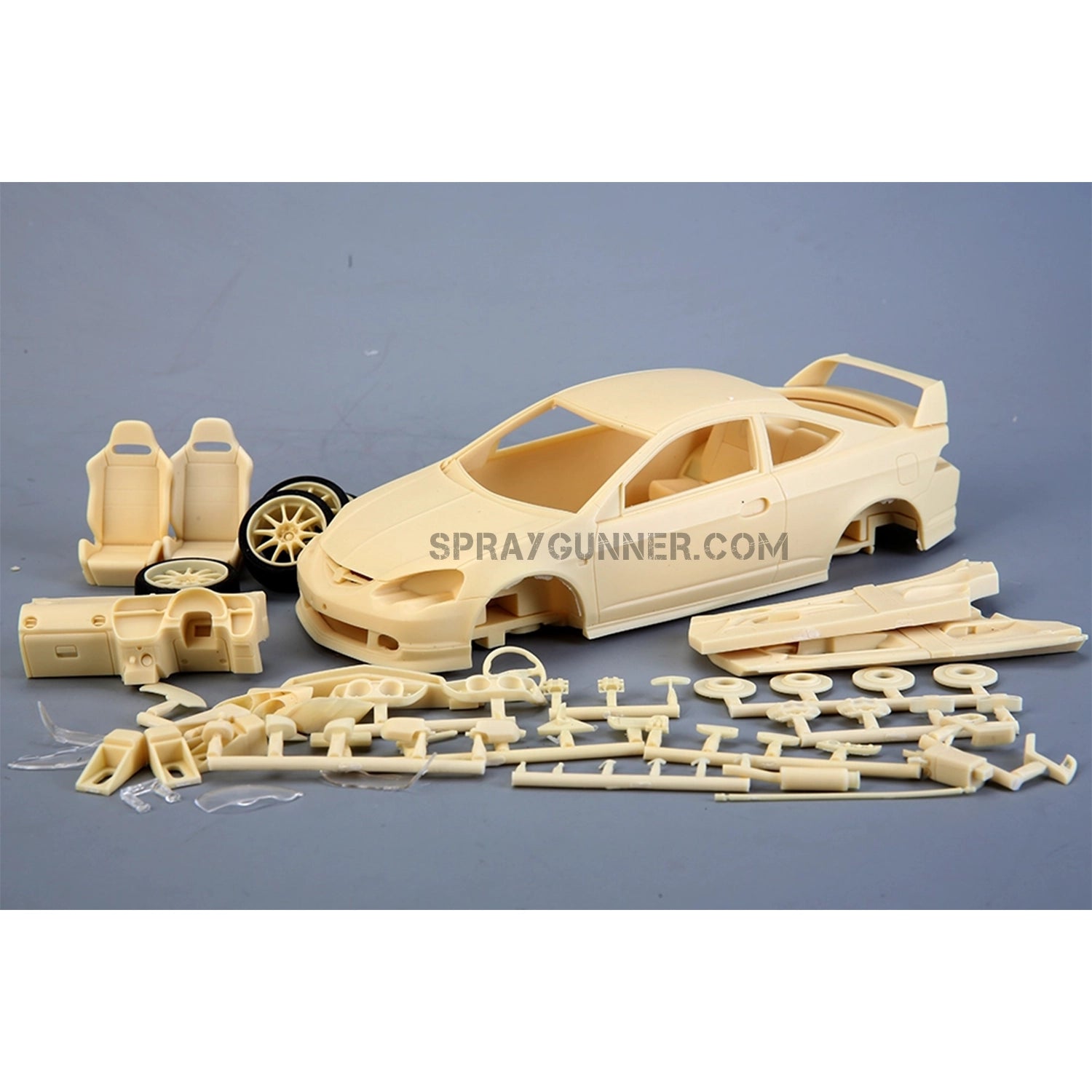 An incredibly detailed copy of the legendary sports automobile is included in the ALPHA MODEL 1/24 scale model kit of the Honda Integra (DC5) Type-R. Ideal for collectors and enthusiasts.