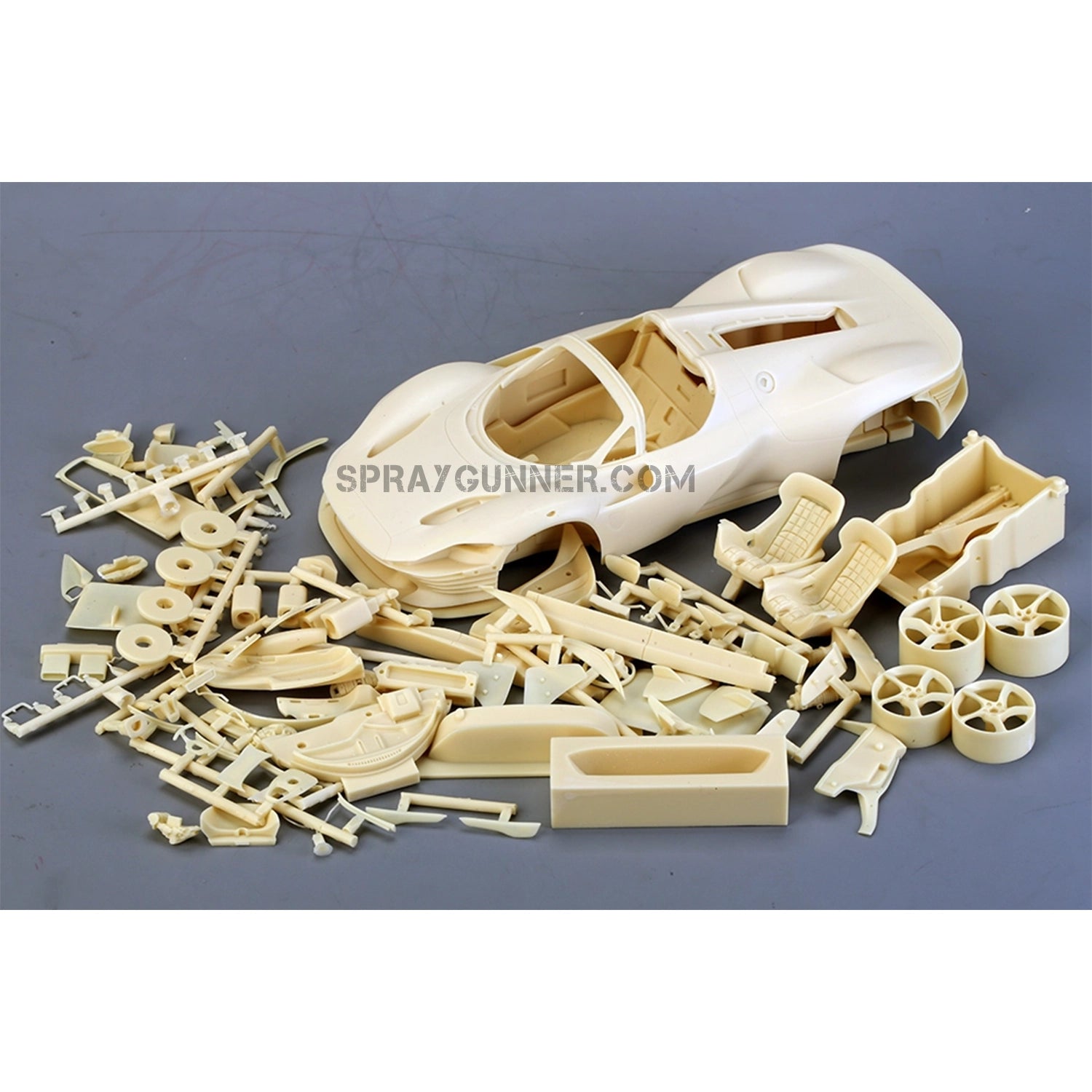 An incredibly accurate recreation of the high-end sports automobile is included in the ALPHA MODEL 1/24 scale model car kit, the Ferrari Daytona SP3. ideal for collectors and model lovers.