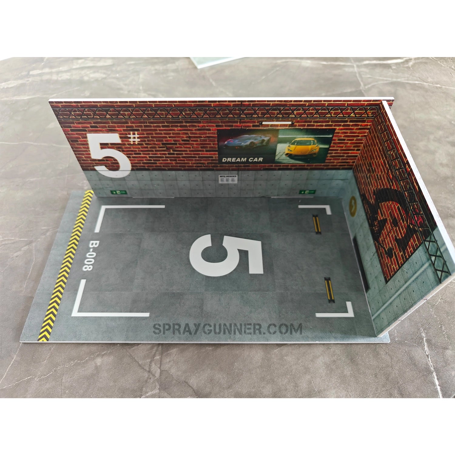 Close-up of the ALPHA MODEL 1/24 Model scene AM04-0003, showcasing detailed textures and parking space design. Perfect for collectors and hobbyists.