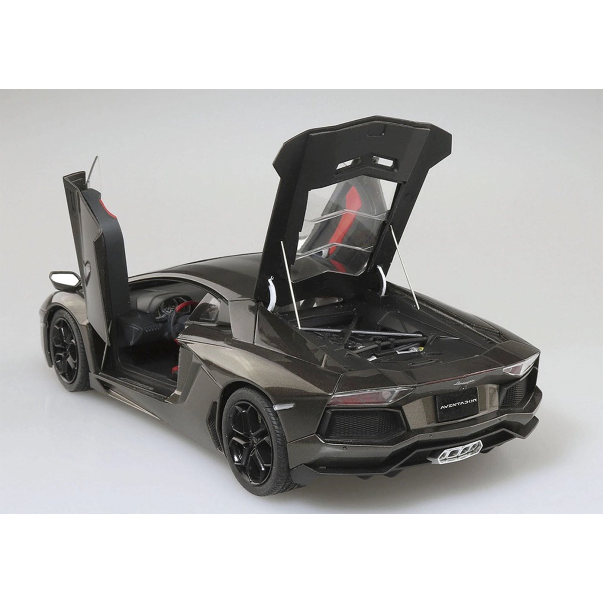 Lamborghini 1/24 Aventador LP700-4  Model Kit