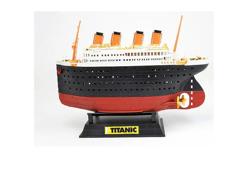 Titanic - Seal & Iceberg Scene Model Kit - Urbanlystore