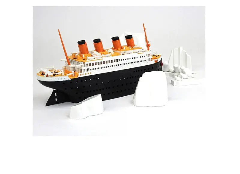 Titanic - Seal & Iceberg Scene Model Kit - Urbanlystore