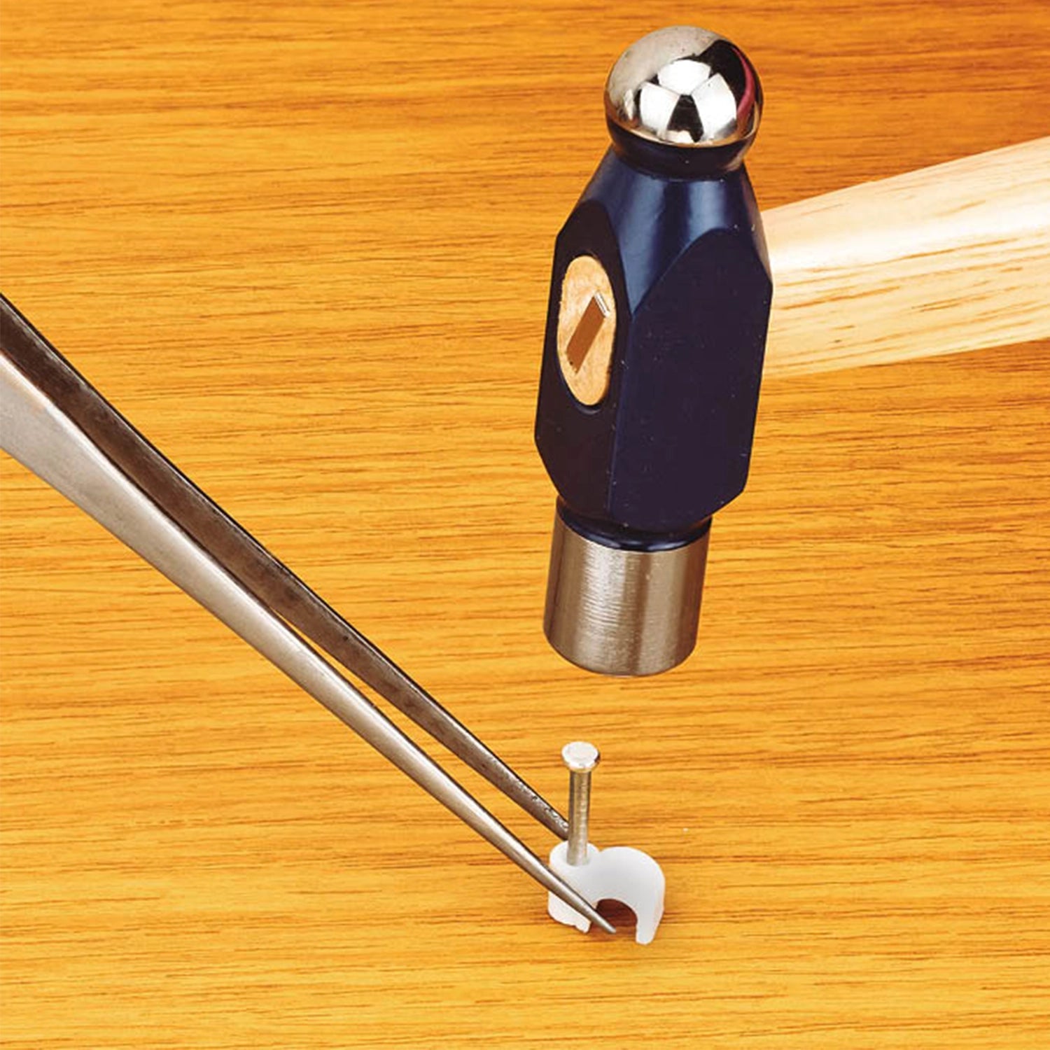 Vallejo Tools Straight Tip Stainless Steel Tweezers (175 mm) Vallejo at Urbanlystore