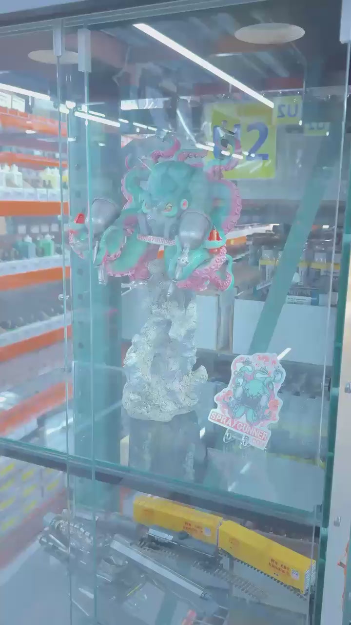 A sturdy and reusable container for the safe storage of unique paint mixtures is the NO-NAME Metal Flask for unique Paint. Optimal for sustained usability.